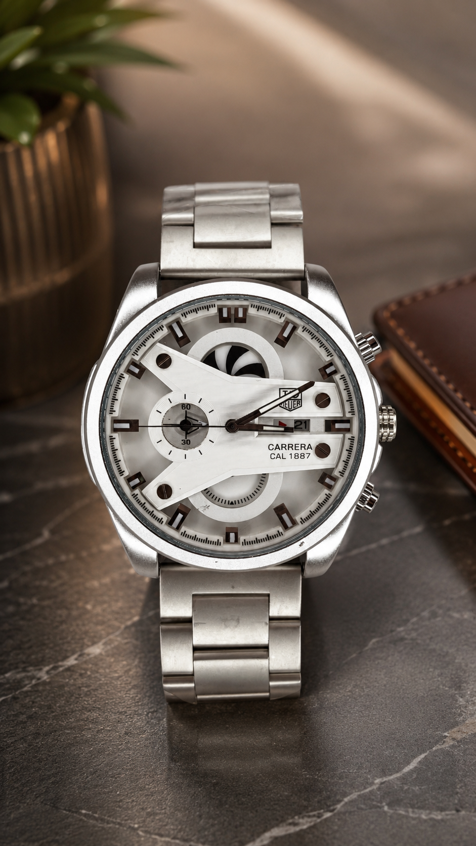 Luxury Stainless Steel Men's Analog Watch with Date Display