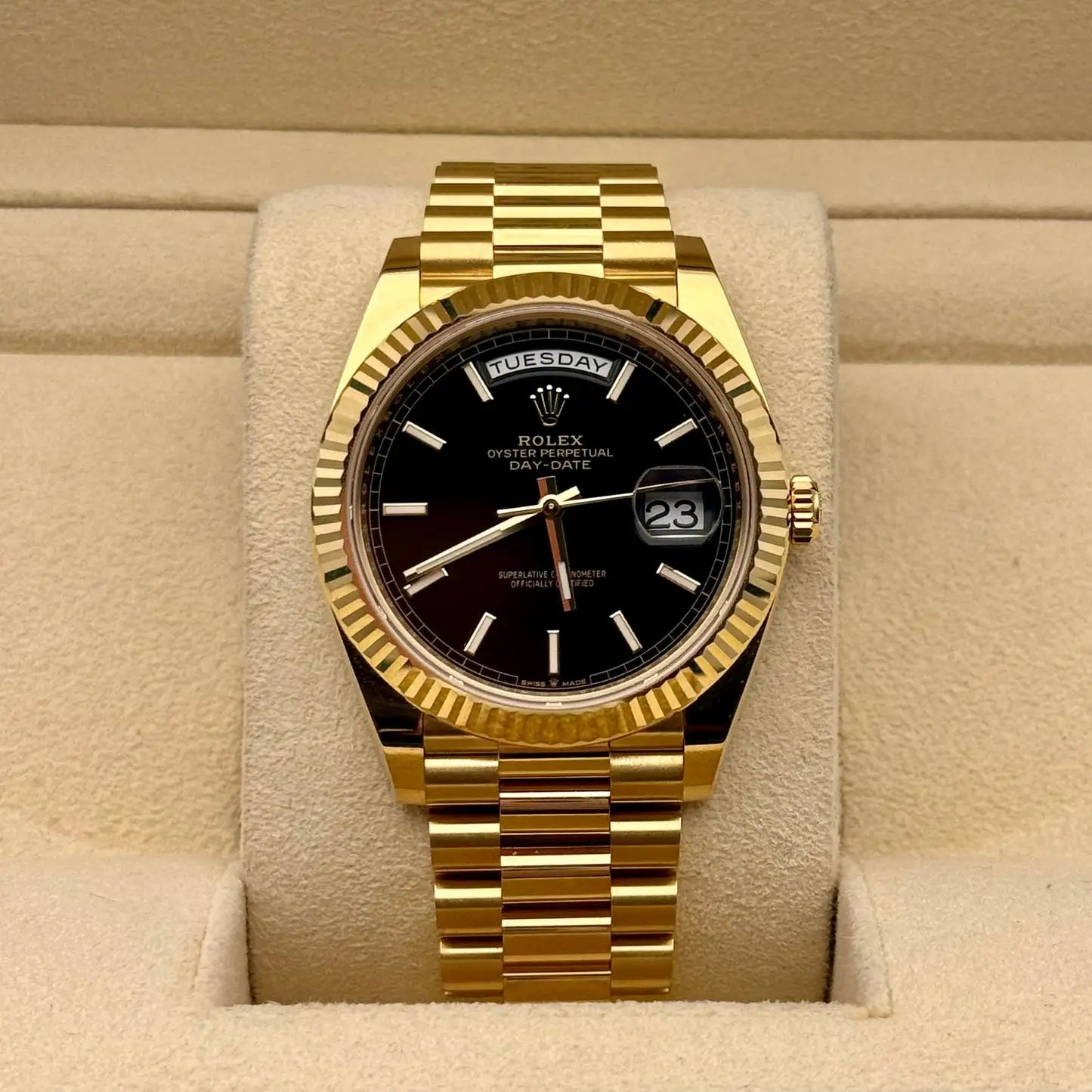 Luxury Gold-Tone Day & Date Analog Wrist Watch for Men | Premium Stainless Steel Strap | Classic Business & Party Wear